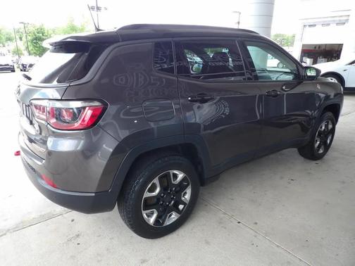 Granite Crystal Metallic Clearcoat 2018 Jeep Compass Trailhawk