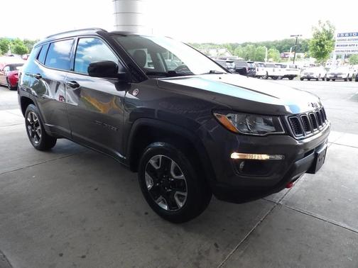 Granite Crystal Metallic Clearcoat 2018 Jeep Compass Trailhawk
