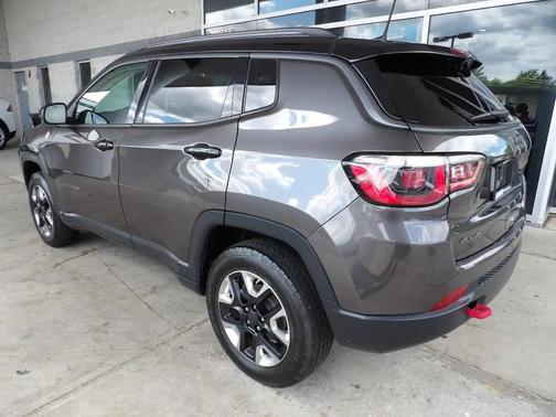 Granite Crystal Metallic Clearcoat 2018 Jeep Compass Trailhawk