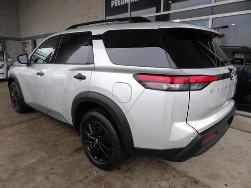 2025 Nissan Pathfinder SV 4WD