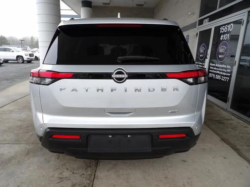 2025 Nissan Pathfinder SV 4WD