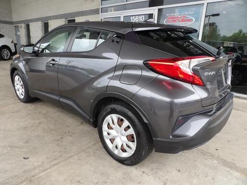 Magnetic Gray Metallic 2021 Toyota C-HR LE