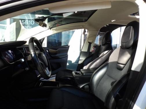 2016 Tesla Model X 70D