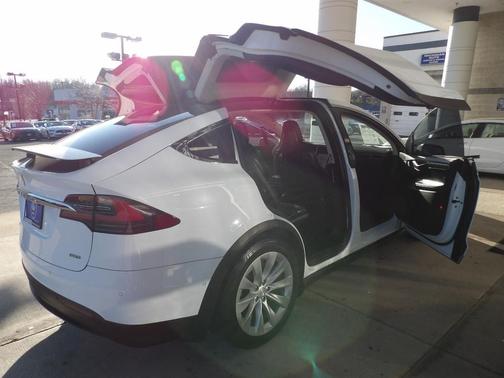 2016 Tesla Model X 70D