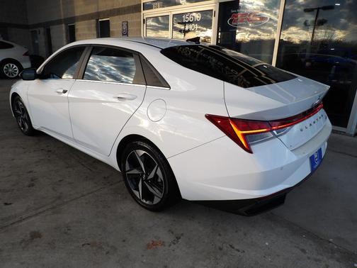 2023 Hyundai ELANTRA HEV Limited