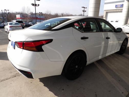 2022 Nissan Altima S FWD