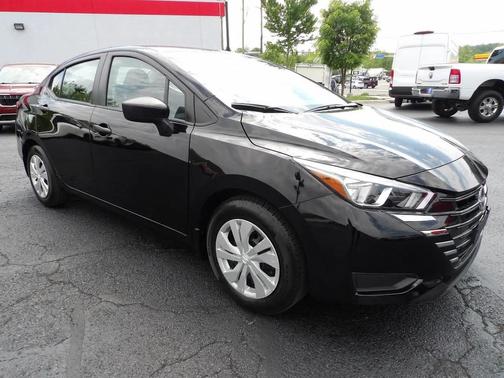 Super Black 2023 Nissan Versa 1.6 S
