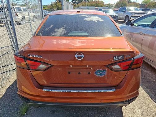 2021 Nissan Altima SR FWD