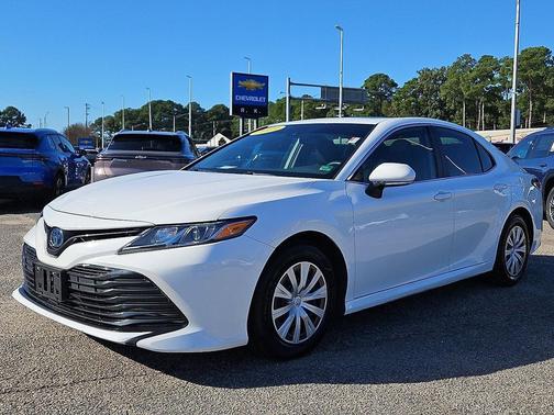 2019 Toyota Camry Hybrid LE