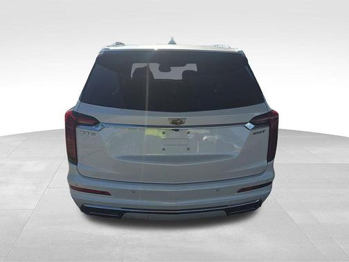 2023 Cadillac XT6 Luxury FWD