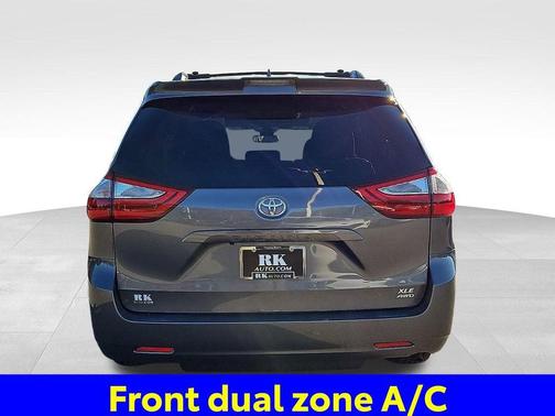 2019 Toyota Sienna XLE