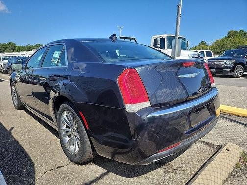 2018 Chrysler 300 Touring