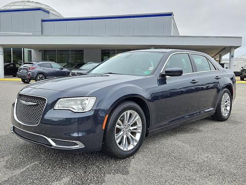 2018 Chrysler 300 Touring