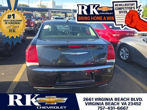 2018 Chrysler 300 Touring
