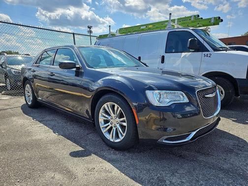 2018 Chrysler 300 Touring