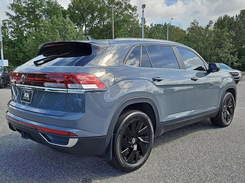2024 Volkswagen Atlas Cross Sport 2.0T SE w/Technology