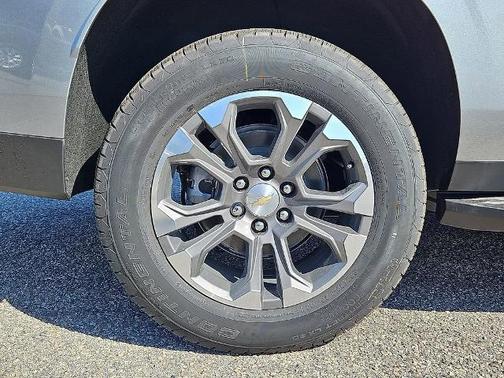 2025 Chevrolet Suburban LS