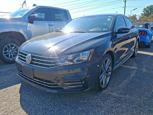 2017 Volkswagen Passat 1.8T R-Line w/Comfort
