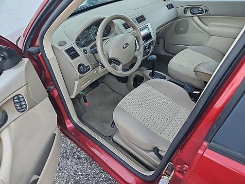 2005 Ford Focus ZX4 S