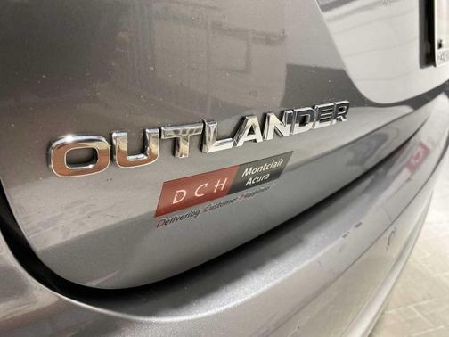 2022 Mitsubishi Outlander SE