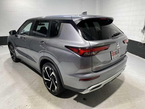 2022 Mitsubishi Outlander SE