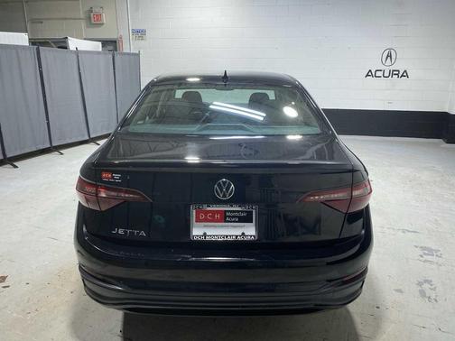 Deep Black Pearl Effect 2024 Volkswagen Jetta 1.5T S