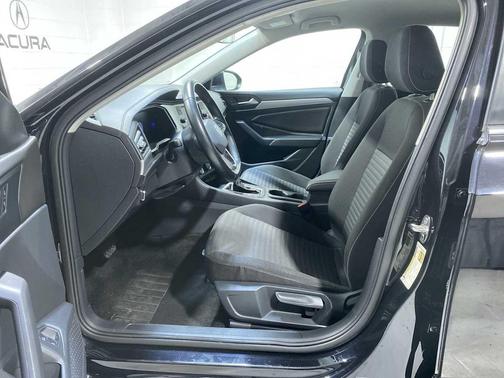 Deep Black Pearl Effect 2024 Volkswagen Jetta 1.5T S