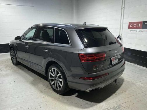 Samurai Gray Metallic 2019 Audi Q7 55 Premium Plus