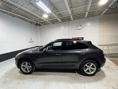 2017 Porsche Macan Base