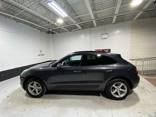 2017 Porsche Macan Base