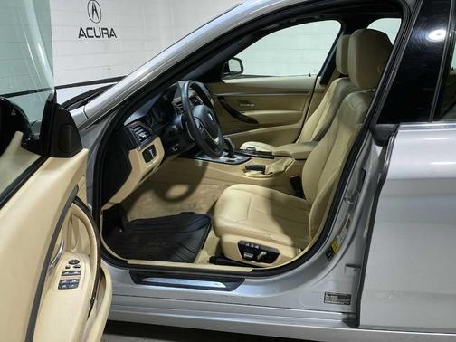 Glacier Silver Metallic 2016 BMW 328 Gran Turismo i xDrive SULEV