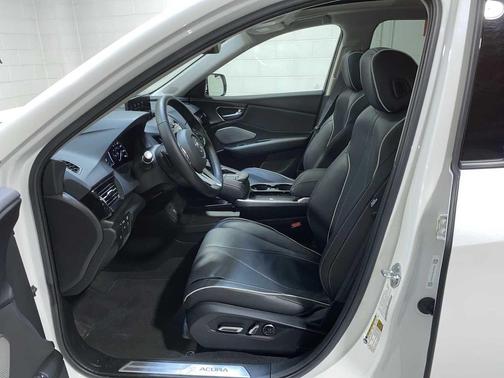 Platinum White Pearl 2025 Acura RDX Advance Package