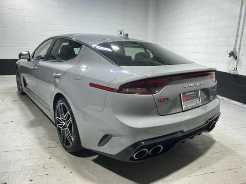 Ceramic Silver 2022 Kia Stinger GT2