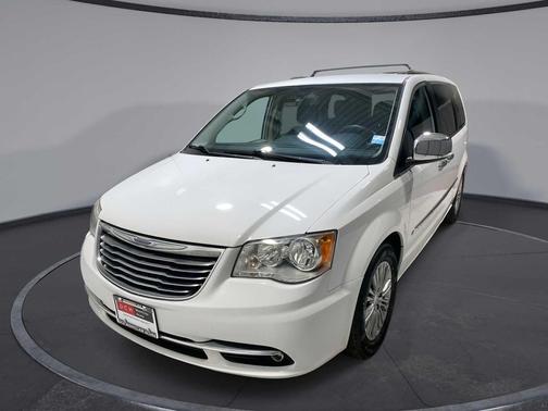 2016 Chrysler Town & Country Touring-L