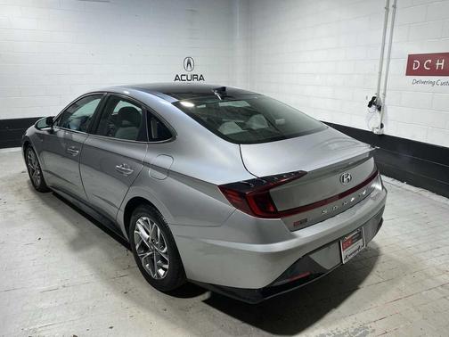 Shimmering Silver Pearl 2020 Hyundai SONATA SEL
