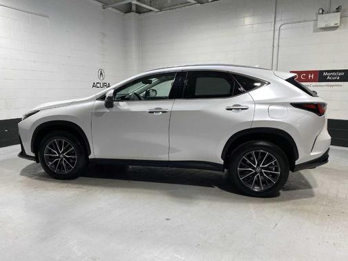 2022 Lexus NX 350h Premium