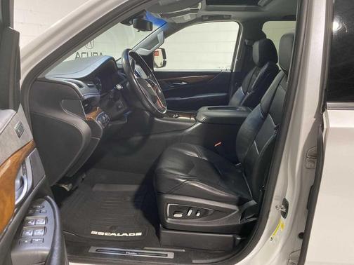 2018 Cadillac Escalade Luxury