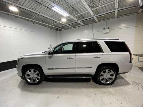 2018 Cadillac Escalade Luxury