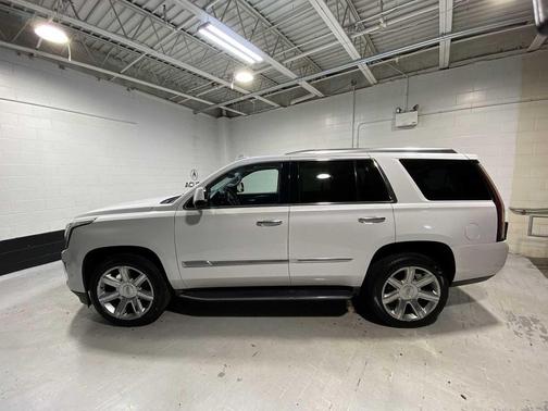 2018 Cadillac Escalade Luxury