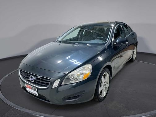 Gray 2012 Volvo S60 T5