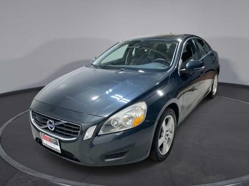 Gray 2012 Volvo S60 T5