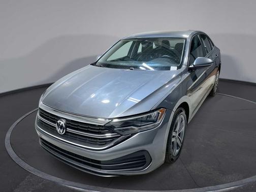 Platinum Gray Metallic 2024 Volkswagen Jetta 1.5T SE
