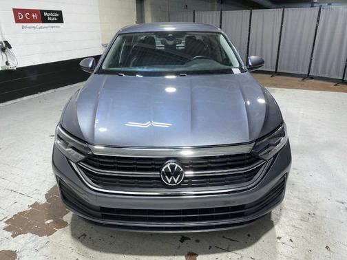 Platinum Gray Metallic 2024 Volkswagen Jetta 1.5T SE