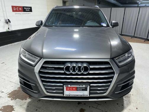 Samurai Gray Metallic 2019 Audi Q7 45 Premium