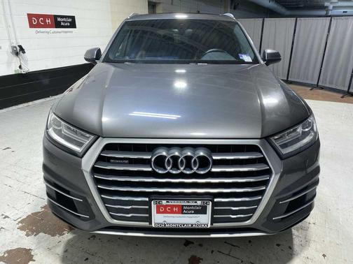 Samurai Gray Metallic 2019 Audi Q7 45 Premium