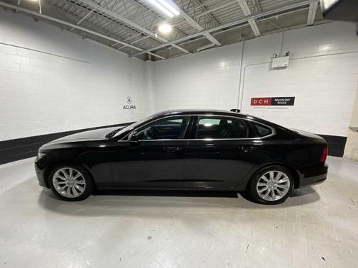 2018 Volvo S90 T5 Momentum