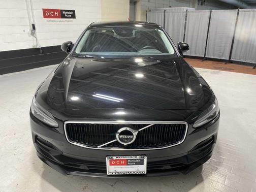 2018 Volvo S90 T5 Momentum