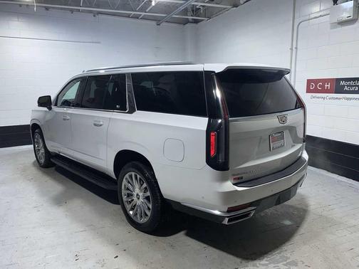 2022 Cadillac Escalade ESV Premium Luxury