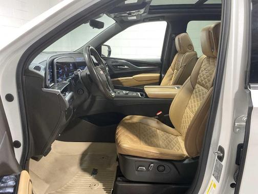 2022 Cadillac Escalade ESV Premium Luxury