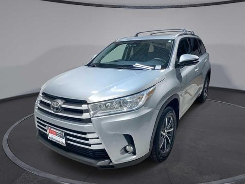 Celestial Silver Metallic 2017 Toyota Highlander XLE